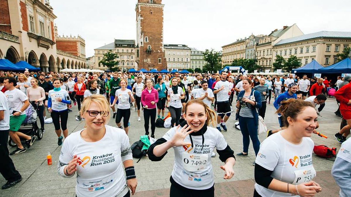 14,5 minuty, a dokładniej 869 sekund – po takim czasie zakończyły się zapisy do jubileuszowej edycji charytatywnego biegu Kraków Business Run. To rekordowy wynik, jeśli chodzi o tempo zapełniania list startowych. Na biegaczy czekają jeszcze wolne miejsca we Wrocławiu i w Warszawie. Rejestracja w Katowicach i Łodzi rusza w tym tygodniu.