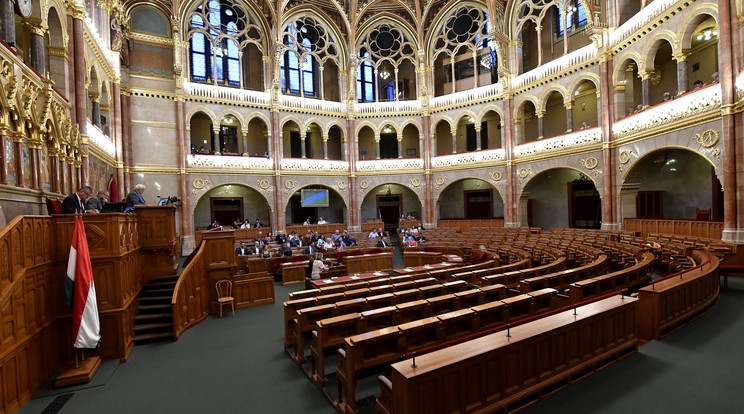 Az Országgyűlés rendkívüli ülése határozatképtelen volt, mert a kormánypárti képviselők nem  jelentek meg / Fotó: MTI Illyés Tibor