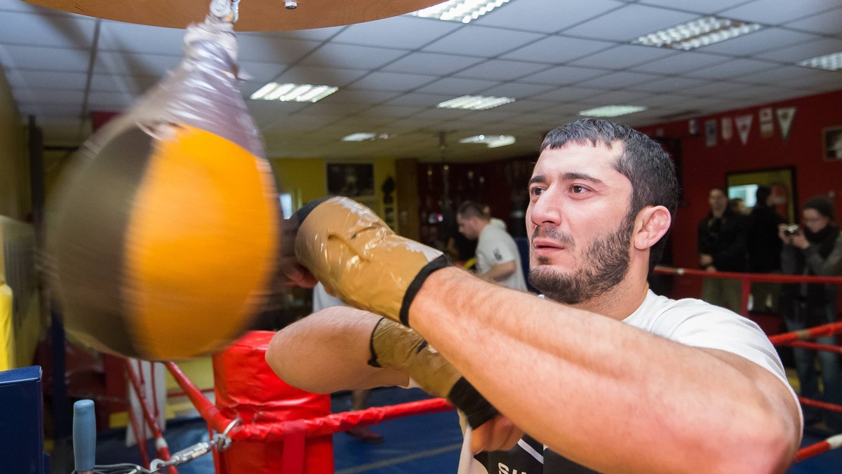 Mamed Chalidow, polski wojownik mieszanych sztuk walki pochodzenia czeczeńskiego, na swoim profilu na portalu społecznościowym zamieścił zdjęcie sprzed kilku lat. Sportowca naszło na wspomnienia...