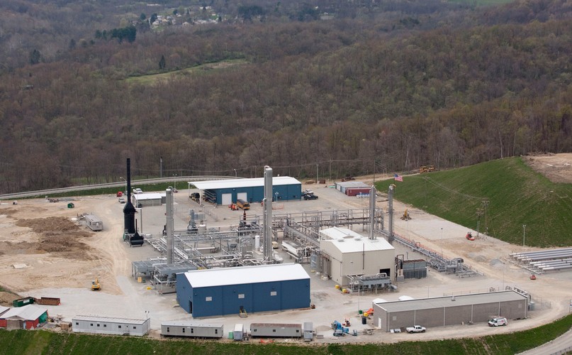 Wydobycie gazu z łupków. Platforma wydobywcza w Houston w Pensylwanii, USA. Urządzenia firmy MarkWest Liberty służące do wydobycia i przetwarzania gazu łupkowego. foto: Andrew Harrer/Bloomberg