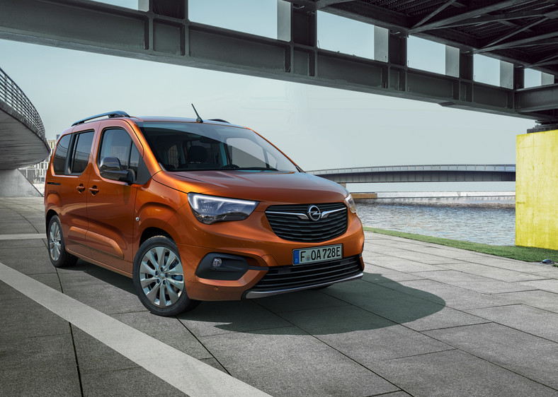 Vany – Opel Combo-e Life – w sprzedaży od 2021 r.