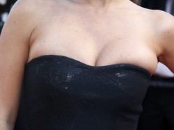 Wydarzenie nr 1 środowego wieczoru w Cannes: "wylew biustu"