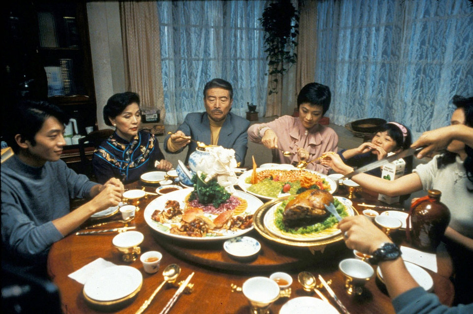 „Jedz i pij, mężczyzno i kobieto”, reż. Ang Lee, 1994 r.