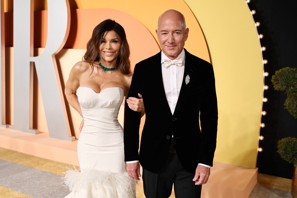 Jeff Bezos július elején vette el Lauren Sanchezt
