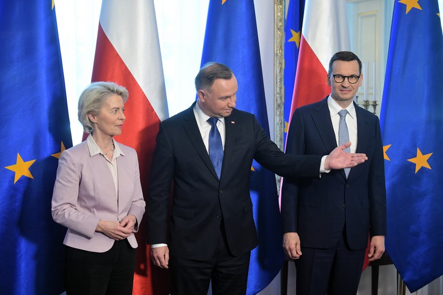 Przewodnicząca Komisji Europejskiej Ursula von der Leyen, prezydent Andrzej Duda i premier Mateusz Morawiecki 