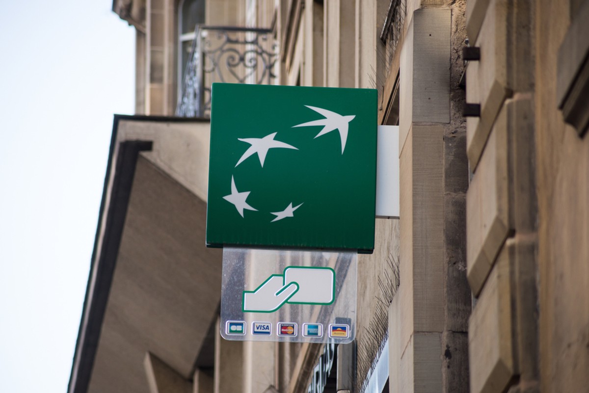 Francuzi zmniejszają zaangażowanie w swoim banku działającym w Polsce