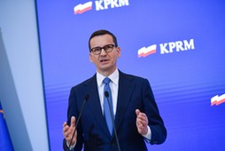 Premier Mateusz Morawiecki podczas konferencji prasowej w siedzibie Kancelarii Prezesa Rady Ministrów w Warszawie.