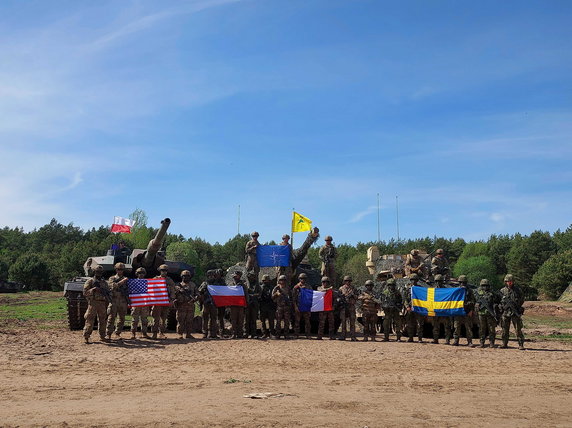 Ćwiczenia DefenderEurope 22 w okolicach miejscowości Nowogród k. Łomży