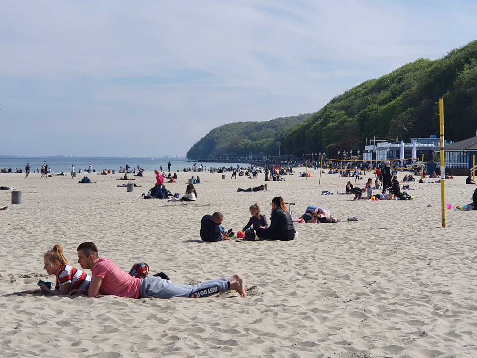 Wiele osób postanowiło spędzić czas na plażach