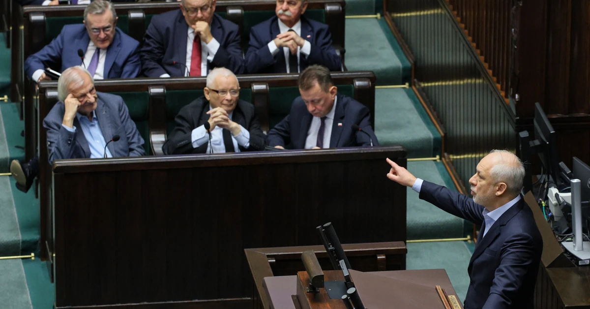 "I regret my behavior." Terlecki apologized to Nitras for his words about the "fool"