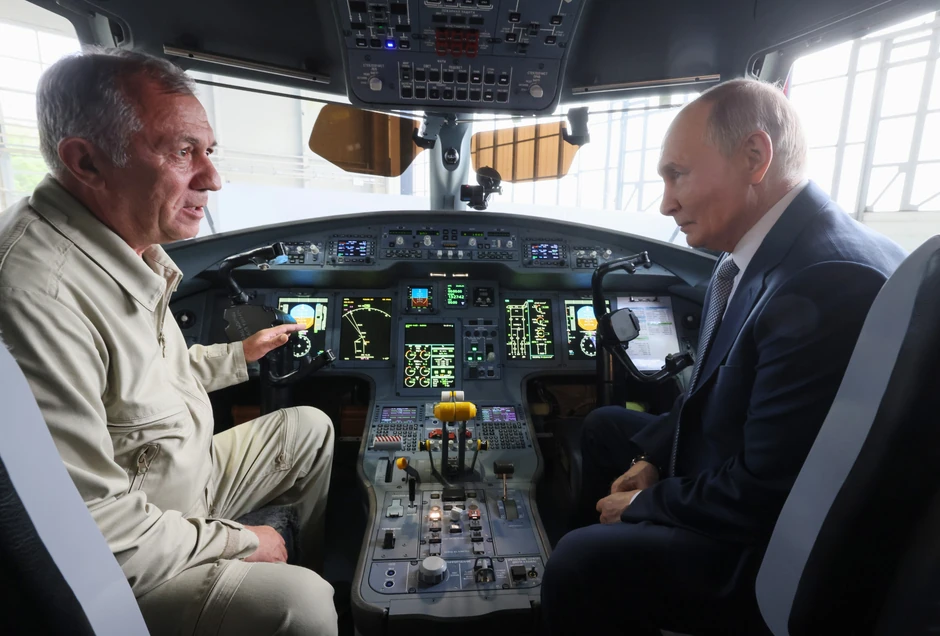 Putin u avionu Il-114-300
