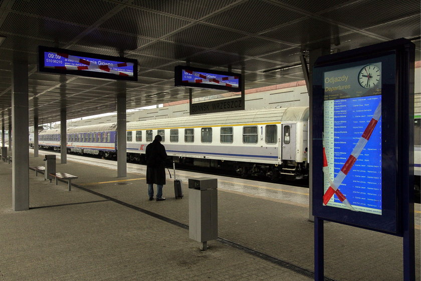 ekrany z informacjami dla pasażerów