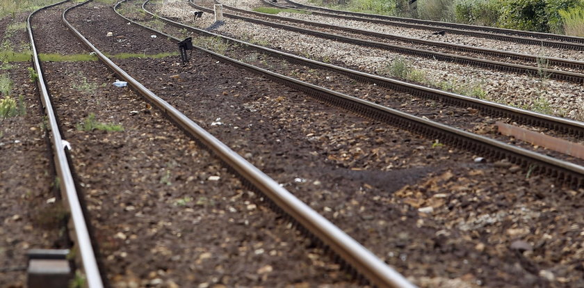 Tragedia na przejeździe kolejowym. Dwaj mężczyźni zginęli na miejscu