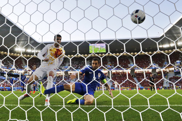 UEFA wybrała 10 najładniejszych goli fazy grupowej Euro 2016. Nie wśród nich bramek Milika i Błaszczykowskiego