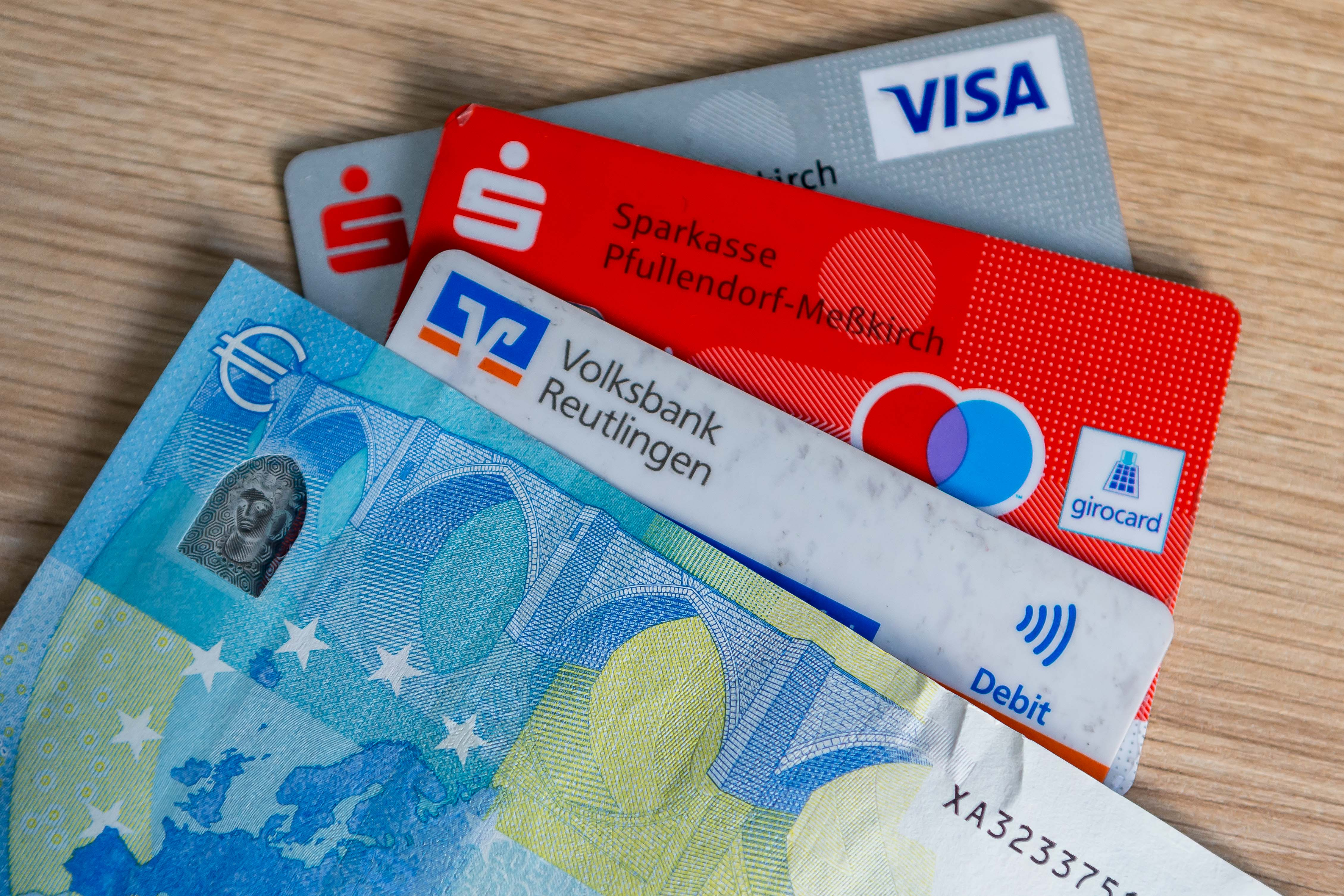 Sparkassen und Volksbanken in Baden-Württemberg zahlen dreimal weniger Zinsen