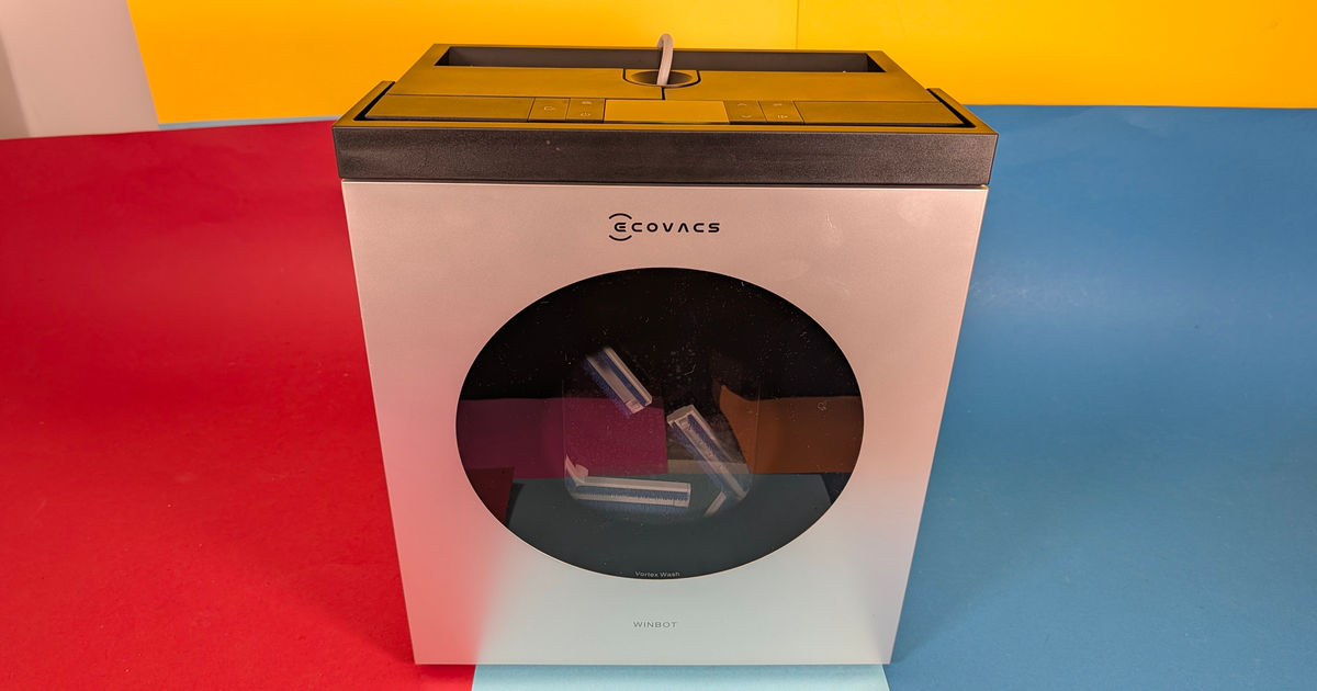 Ecovacs Winbot W3 Omni im Test: Fensterputzroboter wäscht sein Wischtuch selbst