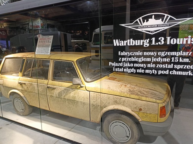 Wartburg 1.3 Tourism - fabrycznie nowy egzemplarz przestał pod chmurką przez wiele lat i nigdy nie był myty