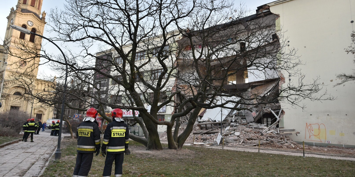 Runęła ściana kamienicy przy ul. Sienkiewicza 47