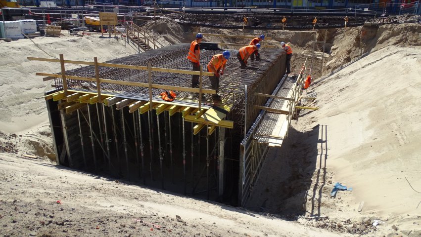 Na stacji Olsztyn Główny powstaje nowy peron i tunel na Zatorze [ZDJĘCIA]