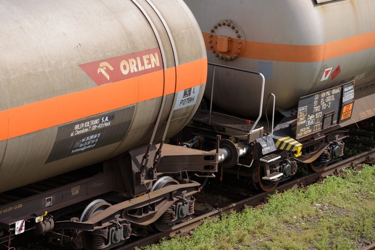 Polsko-czeskie porządki w Orlenie. Przejmuje na torach i drogach