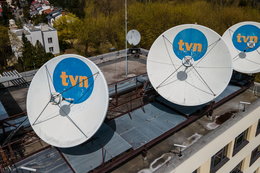 "Wirtualne Media": PiS zmienia prawo, aby odebrać Grupie TVN koncesje
