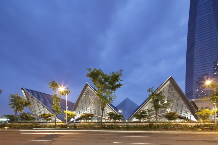 To największe prywatne przedsięwzięcie inwestycyjne w historii kosztuje 35 mld USD (według niektórych źródeł nawet 40 mld USD). Większość udziałów w inwestycji ma prywatna firma nieruchomościowa Gale International z USA oraz bank inwestycyjny Morgan Stanley.