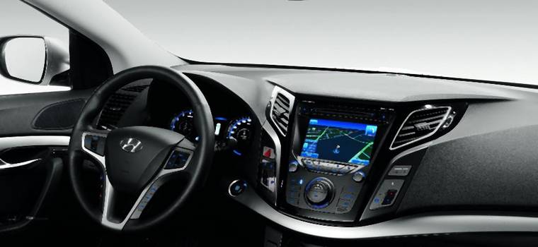 Nowy Hyundai i40 ujawnia swoje wnętrze