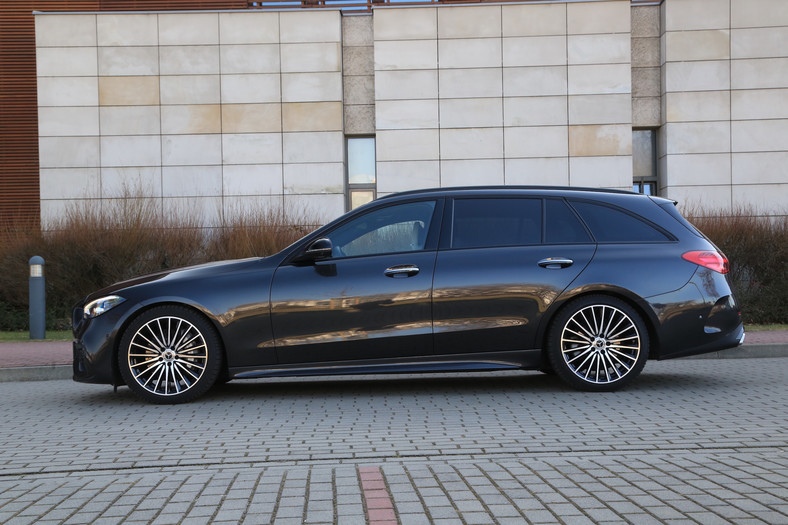 Mercedes C 200 Kombi (2022 r., 5. generacja, S 206)