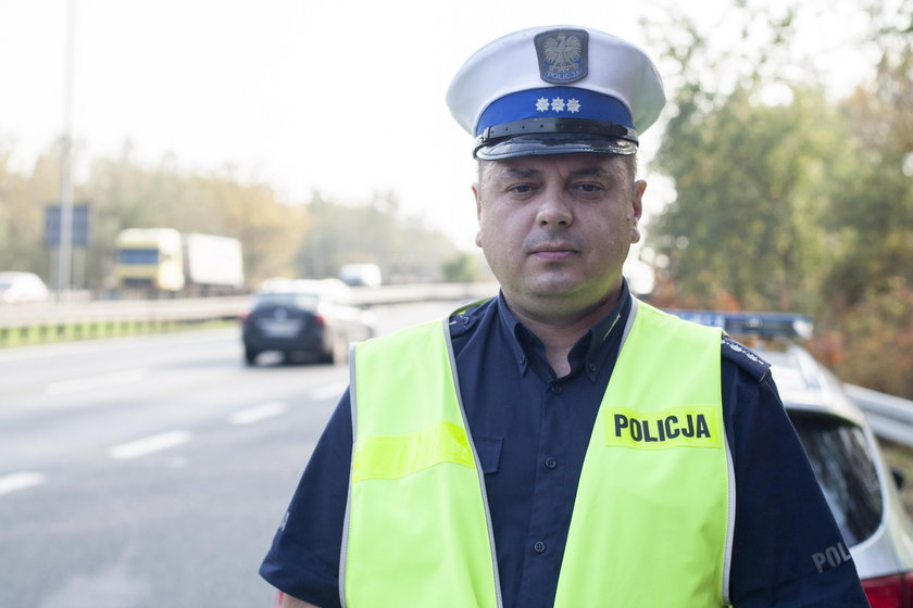 Policjanci testują laserowy radar