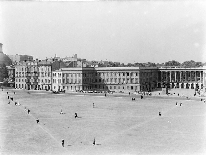 Widok na plac przed Pałacem Saskim, 1934 rok