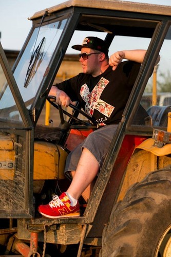 Donatan za kierownicą Ursusa