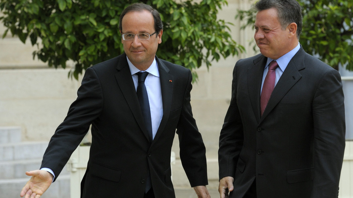 Kryzys syryjski stał się zagrożeniem dla pokoju i bezpieczeństwa międzynarodowego - uznał prezydent Francji Francois Hollande w czasie otwarcia konferencji Grupy Przyjaciół Syrii w Paryżu.