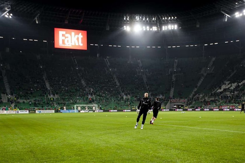 Stadiony w Poznaniu i Wrocławiu to buble