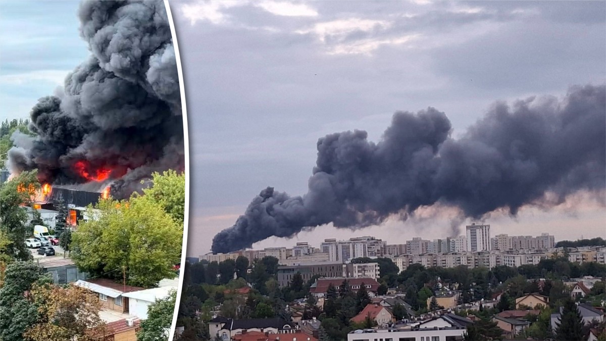 Dramatyczny poranek w Warszawie. Kłęby czarnego dymu nad stolicą