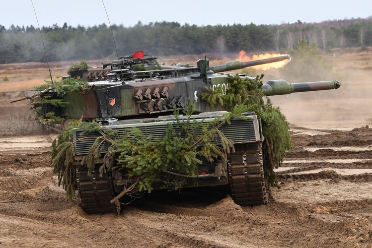 Wcześniej na poligonie odbyła się uroczystość zmiany i przejścia partnerstwa z 34. Brygady Kawalerii Pancernej na 10. Brygadę Kawalerii Pancernej.