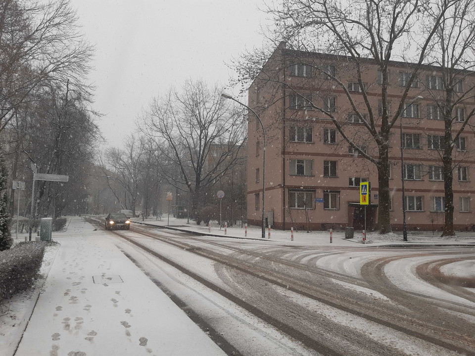 Kraków po intensywnych opadach śniegu