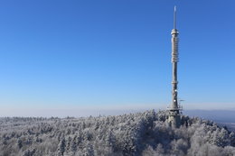 Regulatorzy rynku kontra Emitel. Wyjaśniamy, o co chodzi w decyzji UKE