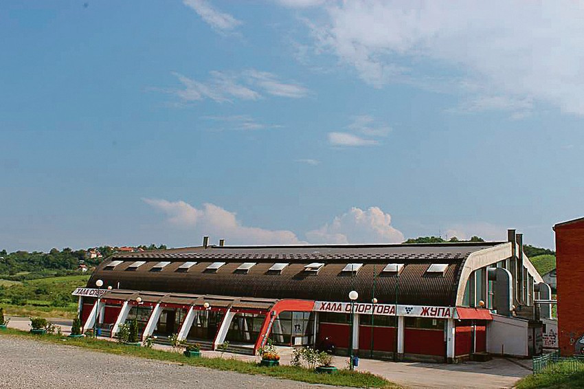 Tvrde da postoji
gromobran na 
Hali sportova 