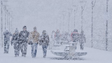 imgw alarmuje. pogodowy armagedon nad polską. marznący deszcz to dopiero początek