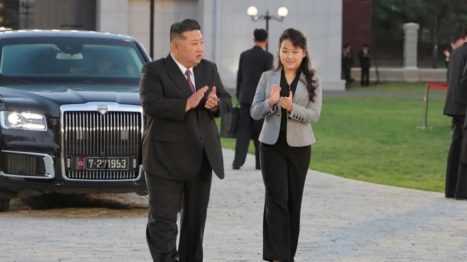 Kim Džu Ae nosila je jaknu veoma sličnu onoj koju je njena majka obukla za oboležavanje 79. godišnjice osnivanja Radničke partije Koreje | Foto: Reuters