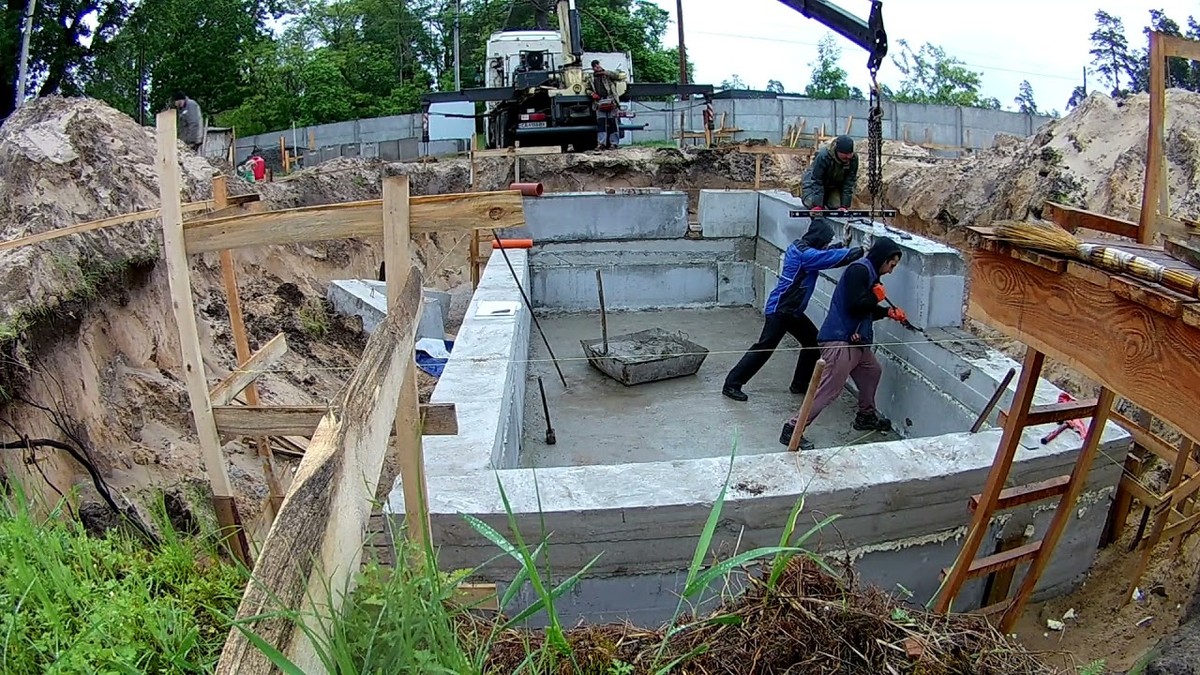 Háborús vészhelyzetben pörög a bunkerbiznisz: ennyi étel és ital kell egy embernek 30 napra az óvóhelyen