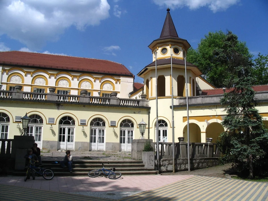 Kur-salon banje Koviljače - ovde se nalazila prva kockarnica na Balkanu