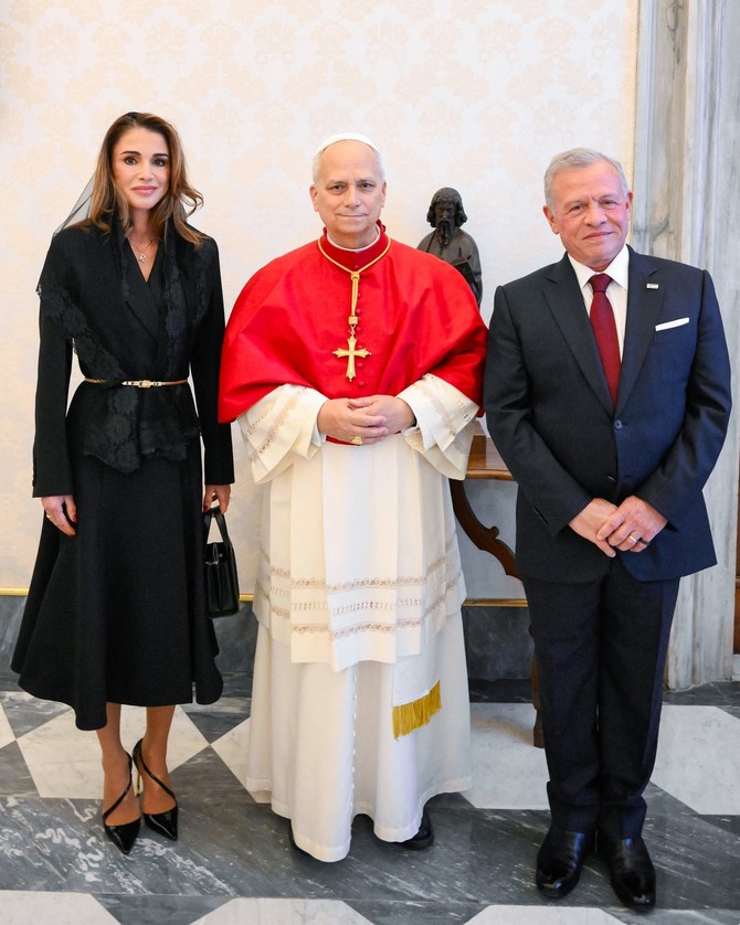 Kraljica Ranija sa papom i suprugom