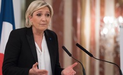 Marine Le Pen się tłumaczy: Podpisałam umowę z bankiem, nie z Władimirem Putinem