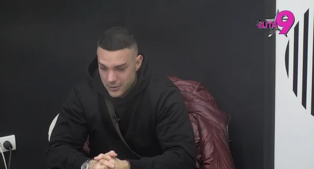 "NISAM ŽELEO DA ŽIVIM SA NJOM I SA NJENIM SINOM, MAJKA MI JE REKLA DA ĆU NA****TI" Anđelo u suzama zbog Anitinih stravičnih optužbi: "Slikala je pare koje daje mami da bi imala dokaz"