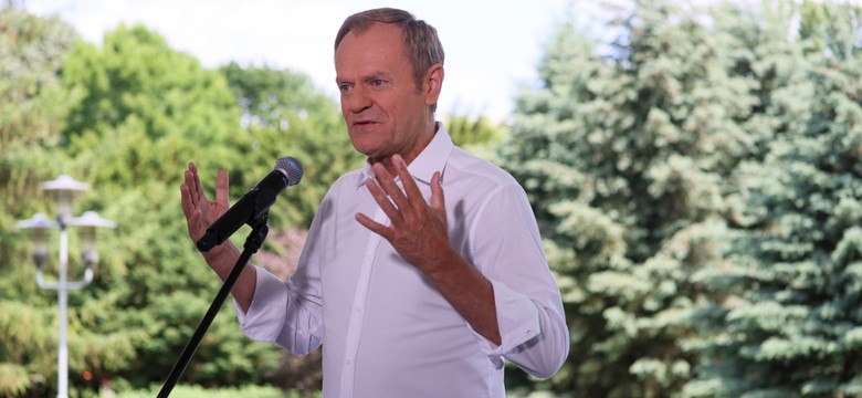 Tusk apeluje do Dudy. W tle "wyimaginowana wspólnota" i "baju, baju dla frajerów"