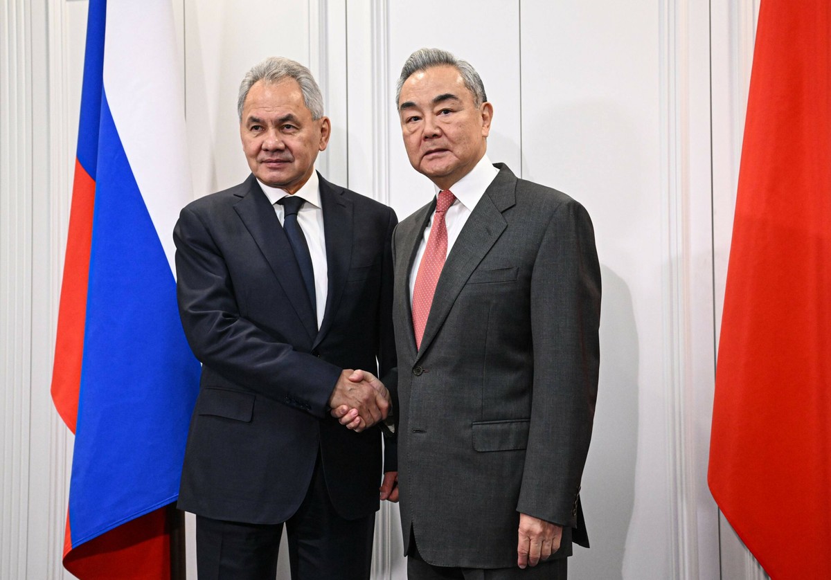 Chiny i Rosja grają razem. Pekin chce dać Moskwie więcej głosu w Europie