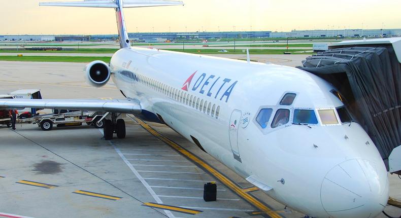 A Delta Air Lines MD.