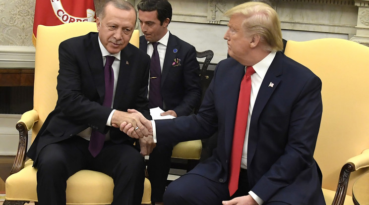 Megegyezett Erdogan és Donald Trump, szorosabb együttműködést szeretnének Törökország és az Egyesült Államok közt. /Fotó:MTI/EPA
