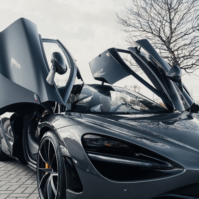 Hubert Hurkacz i McLaren 720S